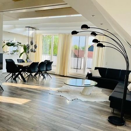 Apartment 160Qm 5 Schlafzimmer 1 Wohnzimmer Terrasse Und Balkon Wilhelmshaven Esterno foto