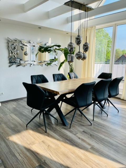 Apartment 160Qm 5 Schlafzimmer 1 Wohnzimmer Terrasse Und Balkon Wilhelmshaven Esterno foto