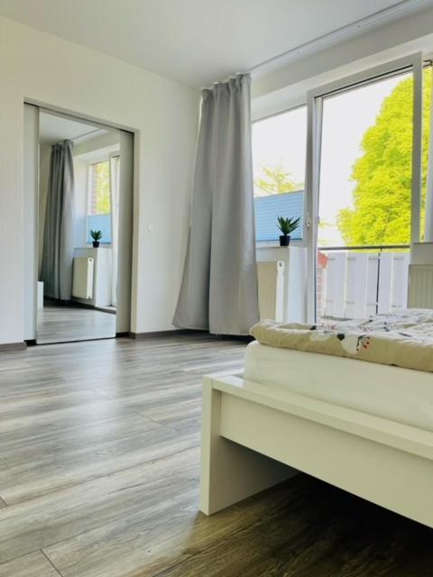 Apartment 160Qm 5 Schlafzimmer 1 Wohnzimmer Terrasse Und Balkon Wilhelmshaven Esterno foto